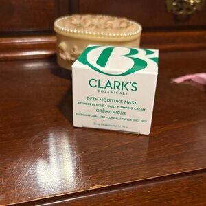 Clark’s Deep Moisture Mask - Green and White